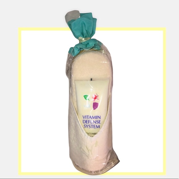 Vitamin Defense System Slippers and Foot Care gift bag NEW - Picture 1 of 3